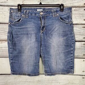 Cato Women’s Denim Shorts Size 16 Blue Embroidered Cross Pockets Stretch